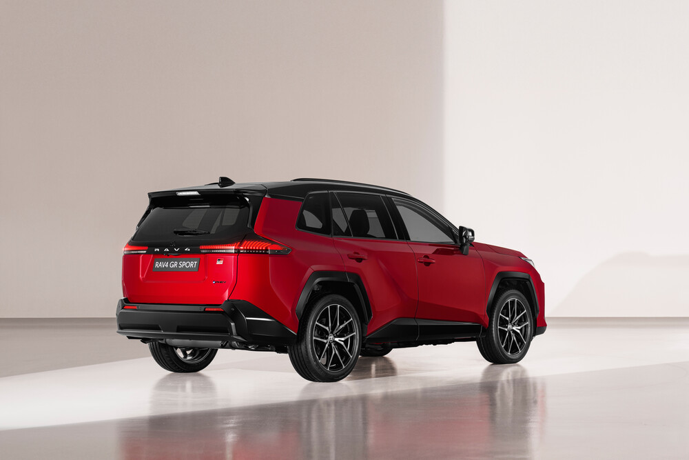 2026_RAV4 GR Sport_static_002.jpg