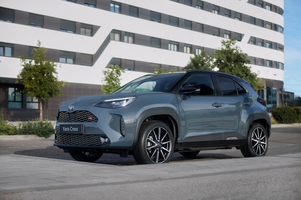 2025 TOYOTA  YARIS CROSS GR SPORT.jpg